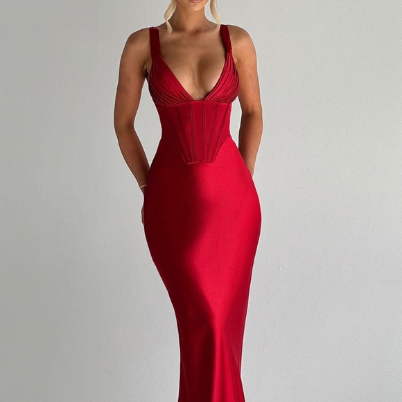 BABYBOO FASHION SHAE MAXI DRESS RED NEW LARGE - Picture 1 of 15